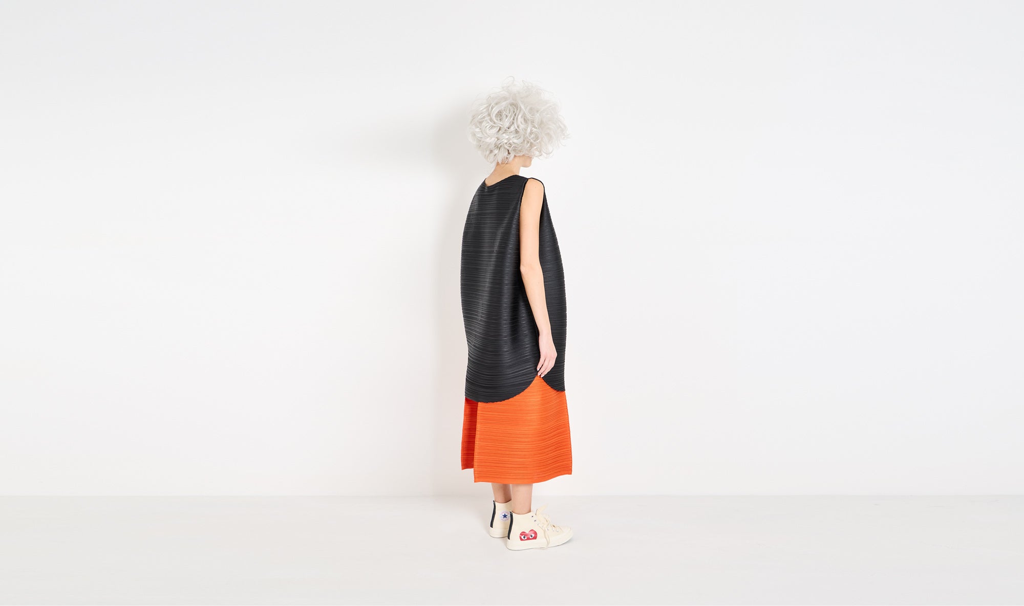 black polyester plissé tunic