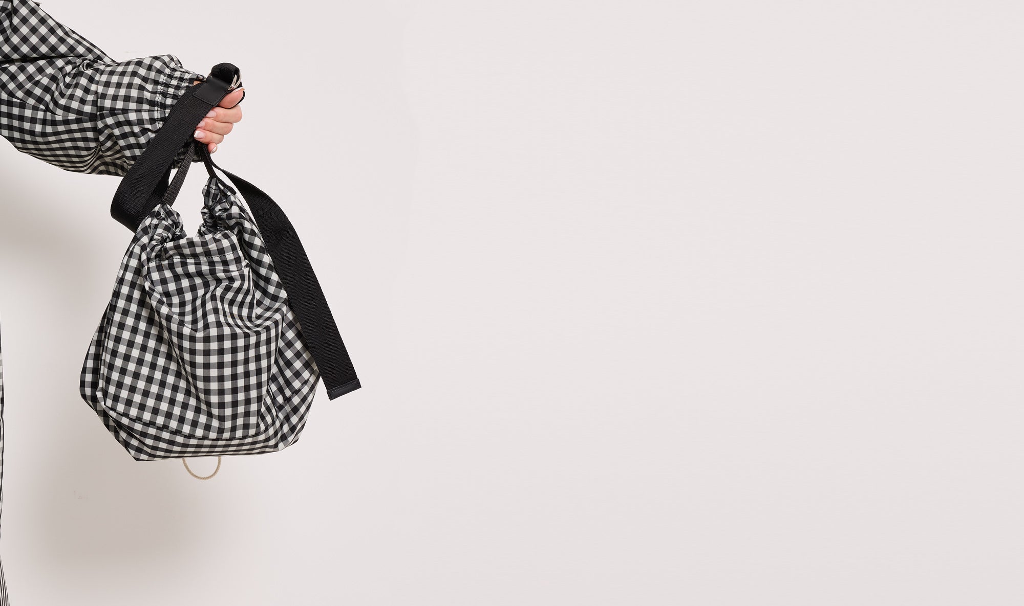 black white check outfit Après Paris