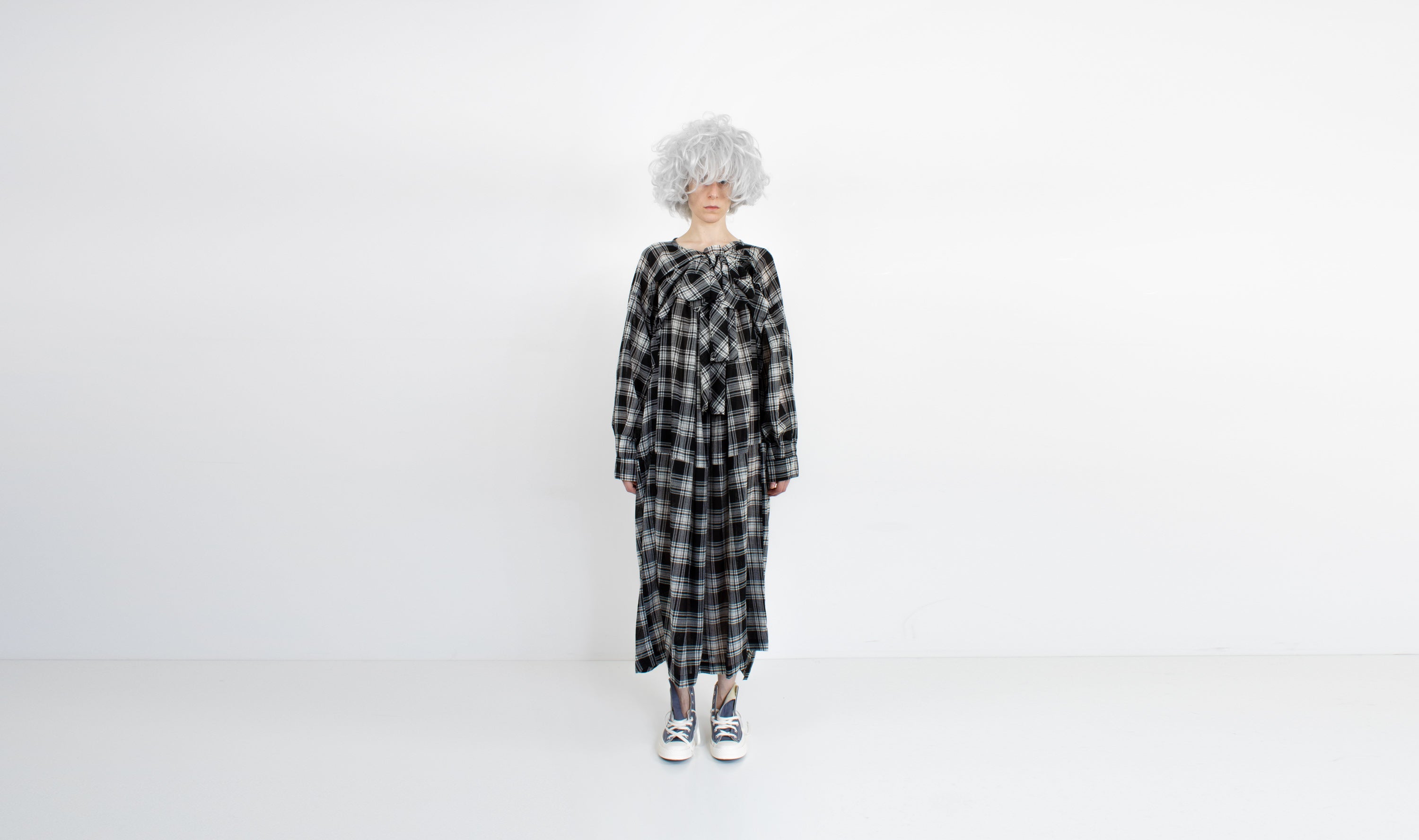 black white tartan wool dress Après Paris