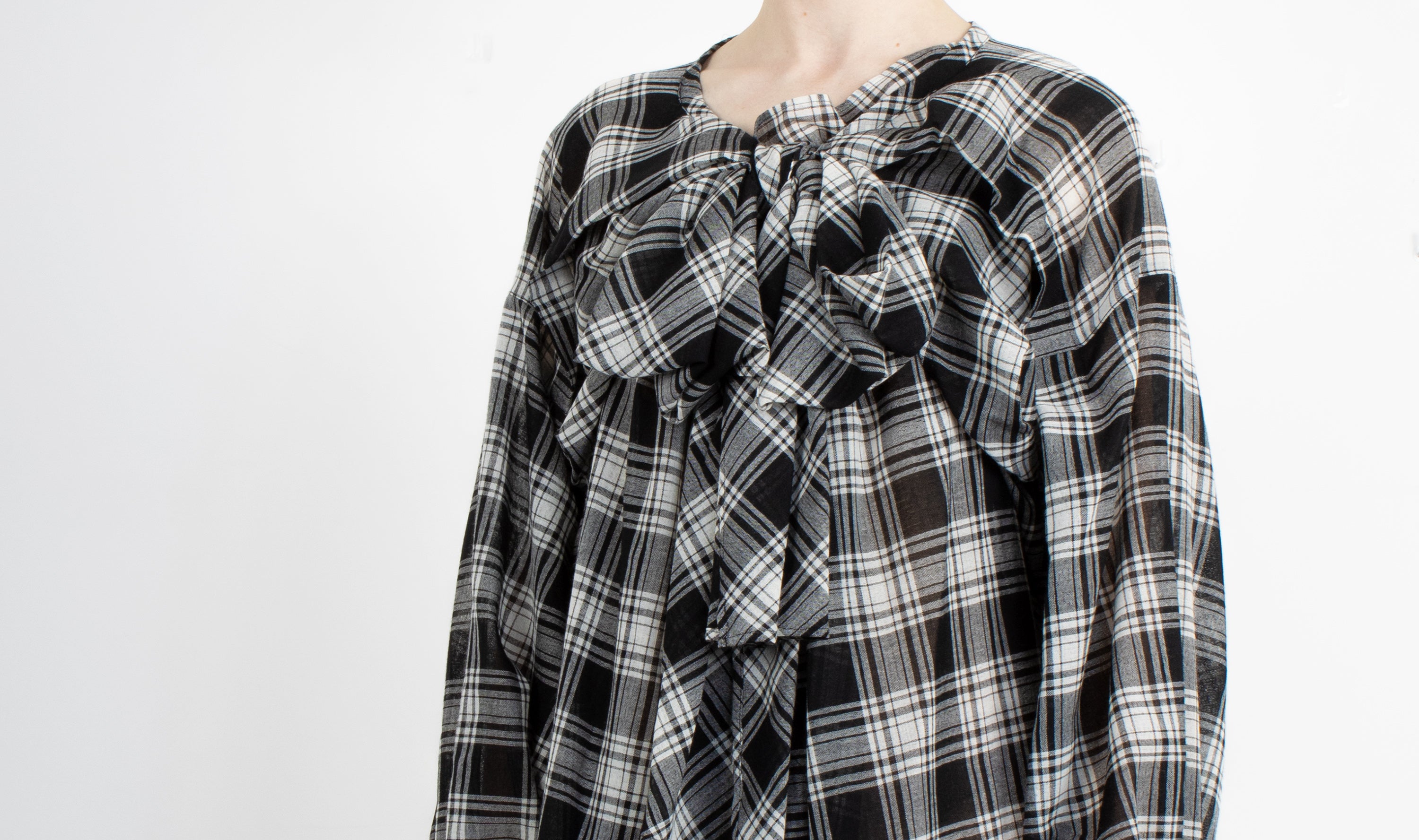 black white tartan wool dress Après Paris