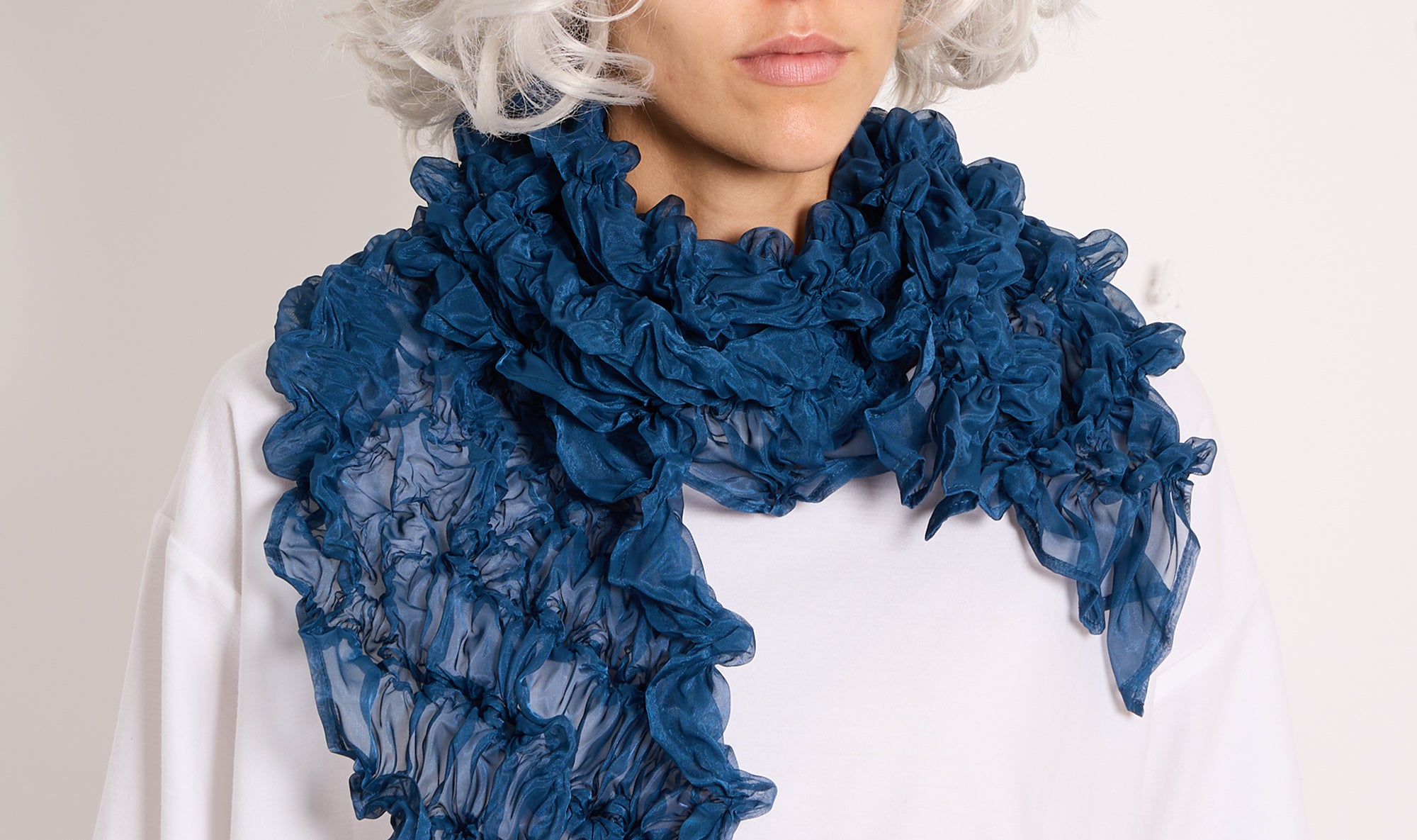 blue wrinkled polyester scarf Après Paris