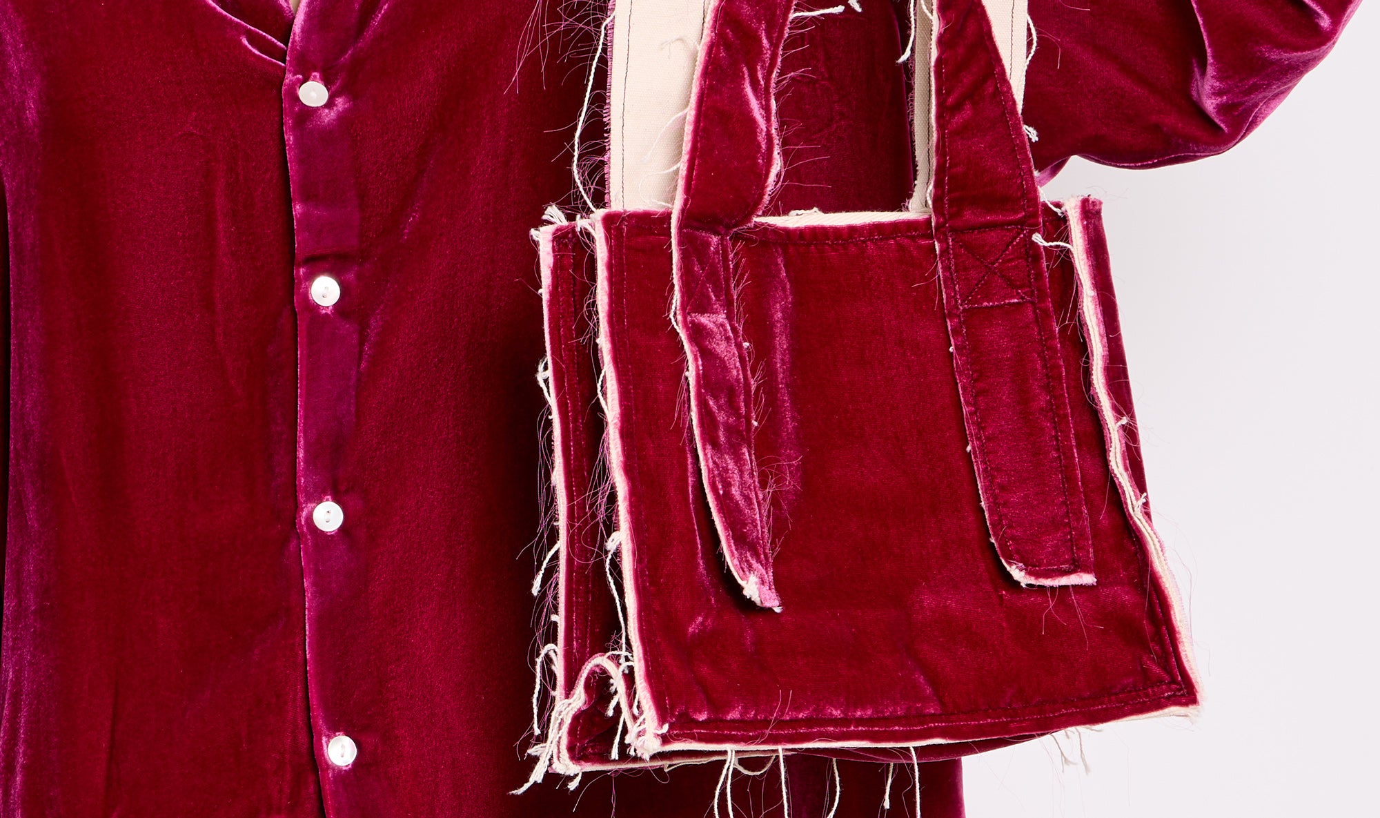 fuchsia velvet shirt and bag Après Paris