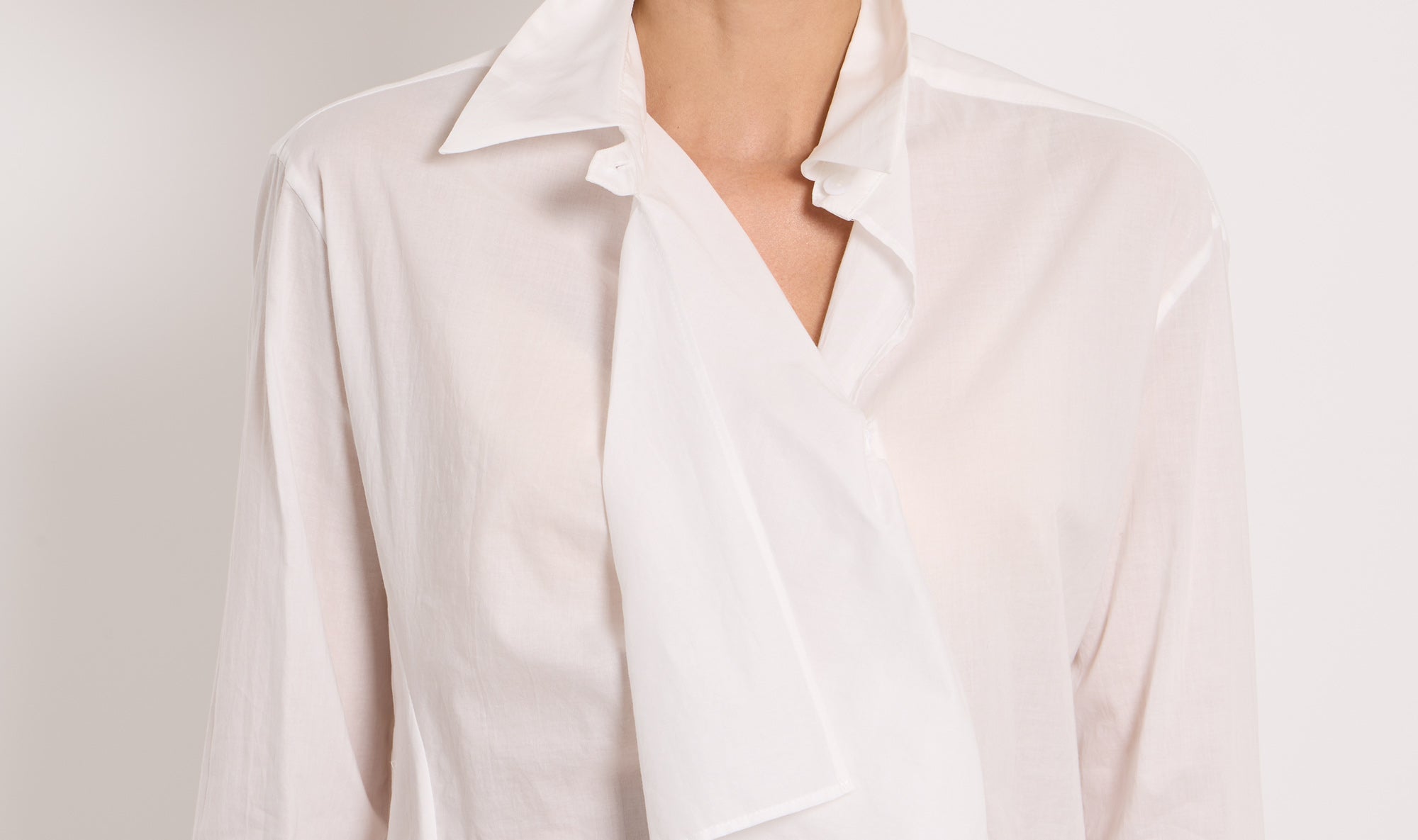 white asymmetrical cotton shirt Après Paris