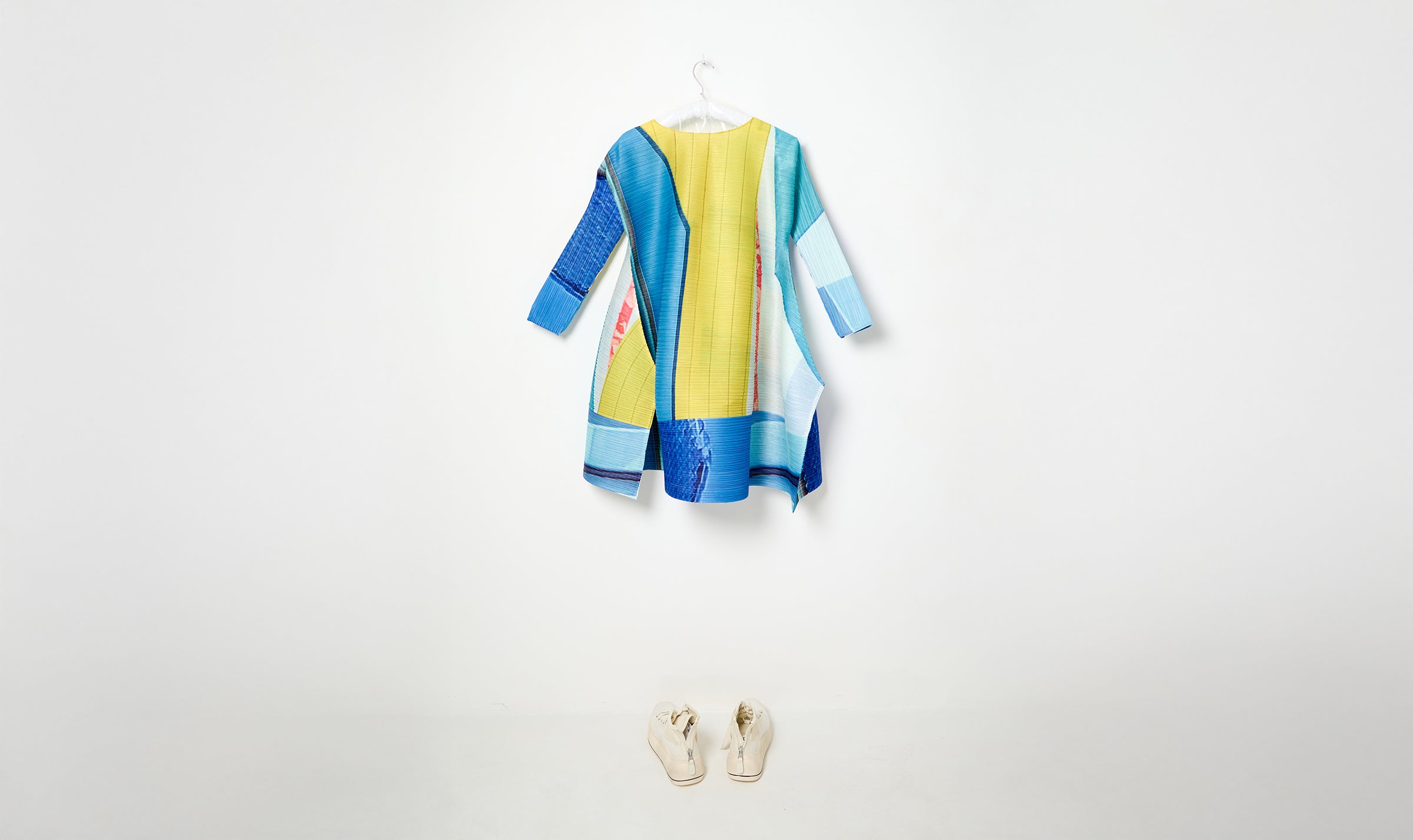 size 3 yellow/blue print pleats please dress