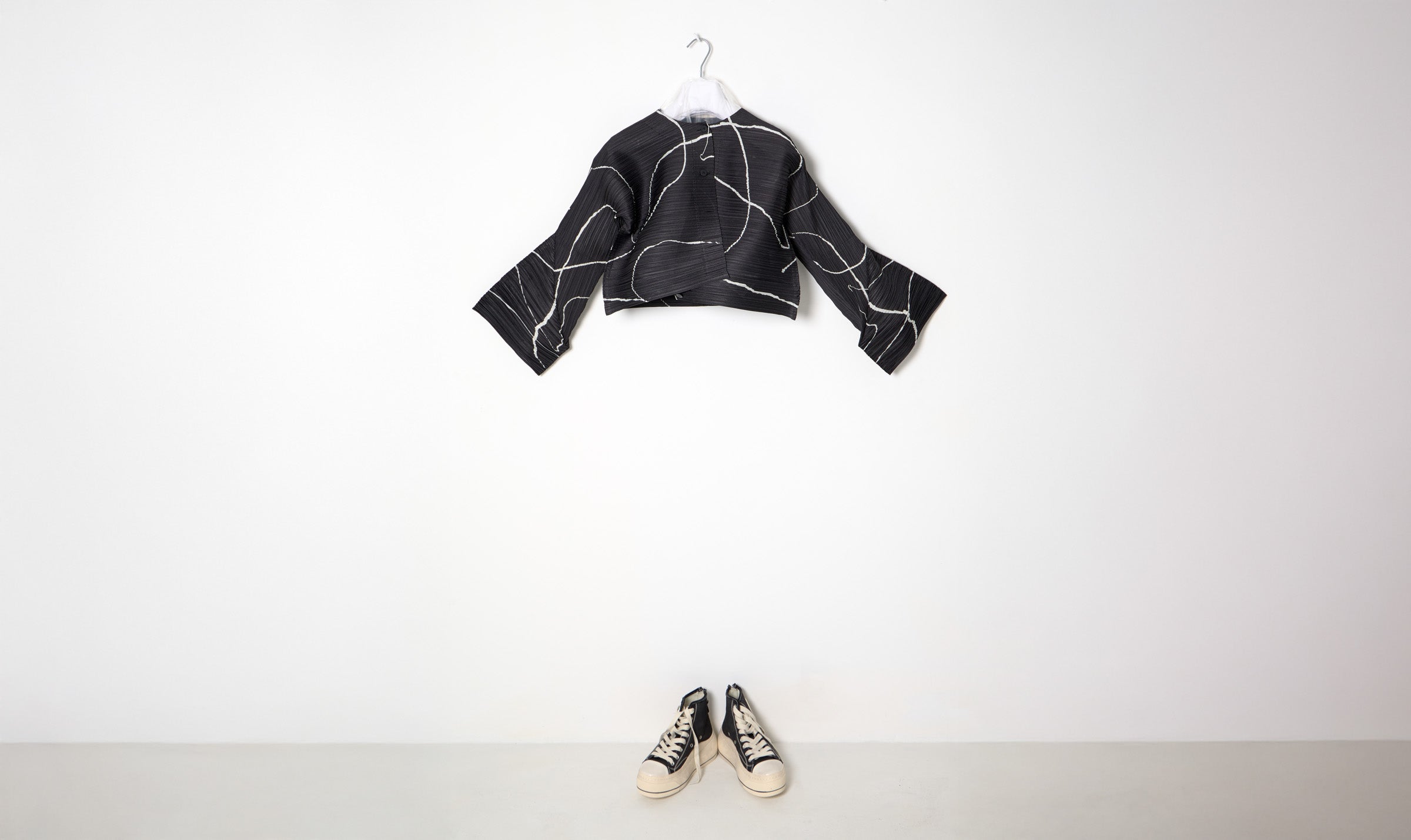 Black White Print Pleated Cardigan