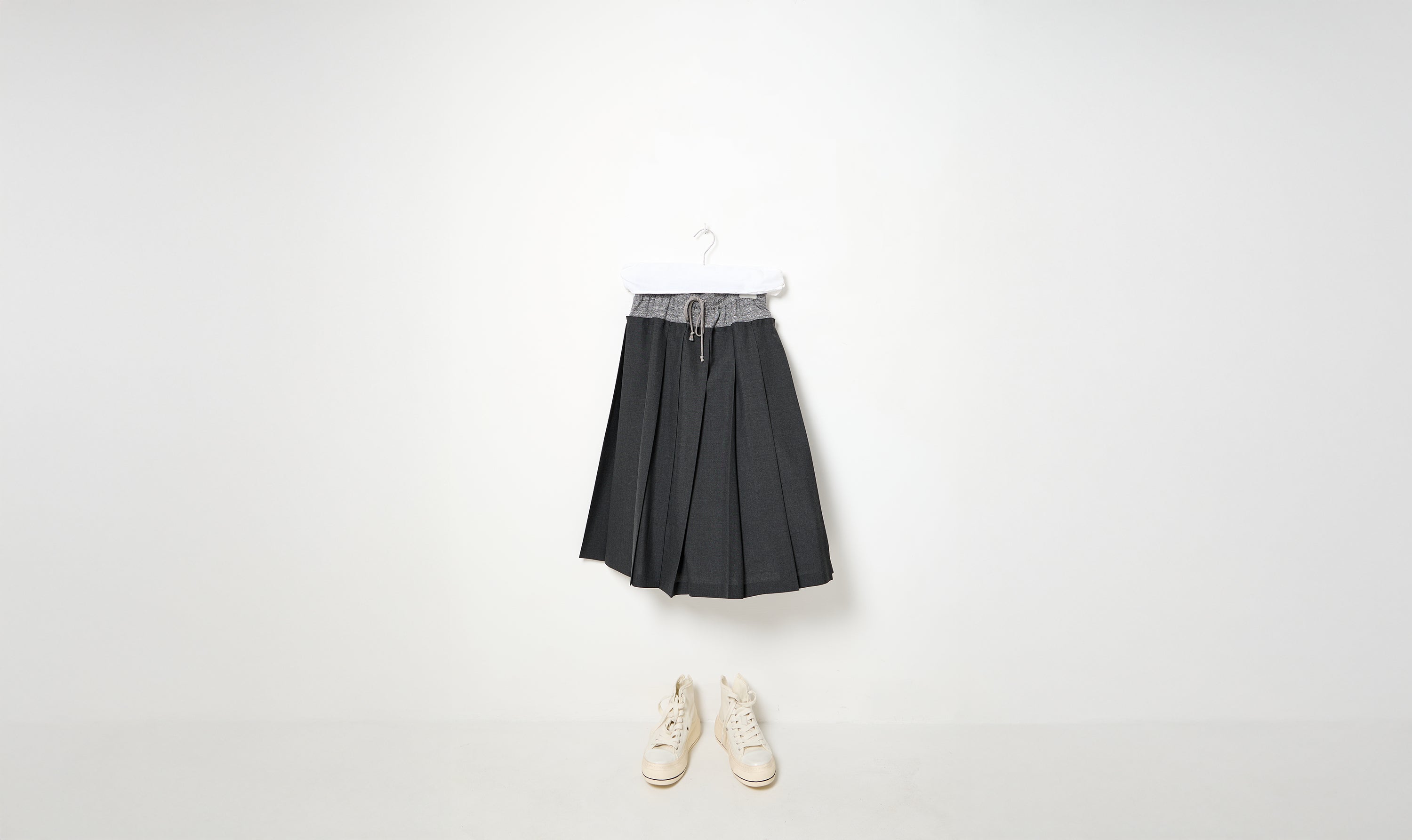 black cotton pleated skirt
