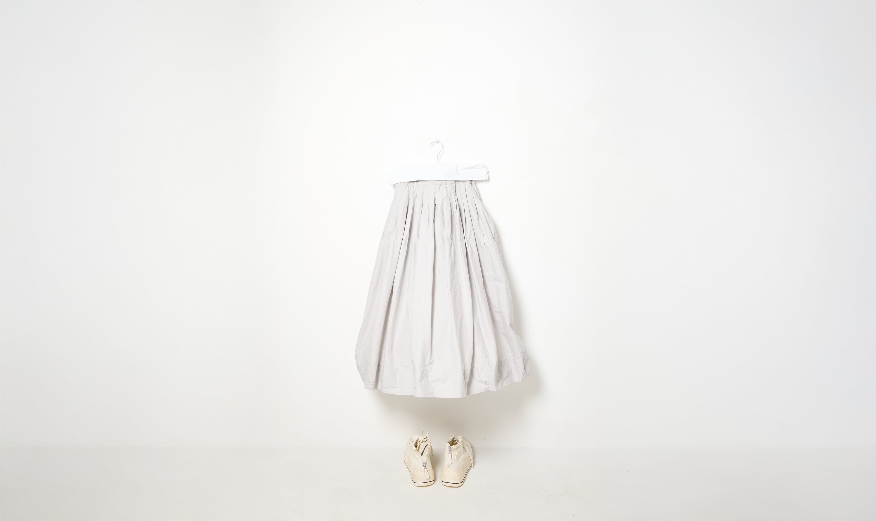 light grey round pleated cotton skirt