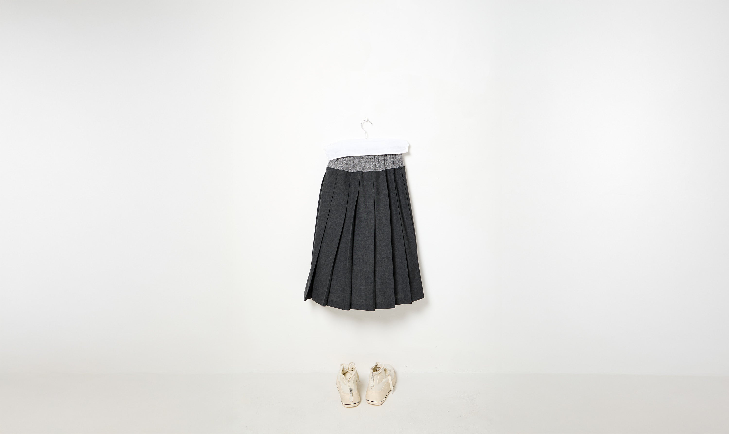 black cotton pleated skirt