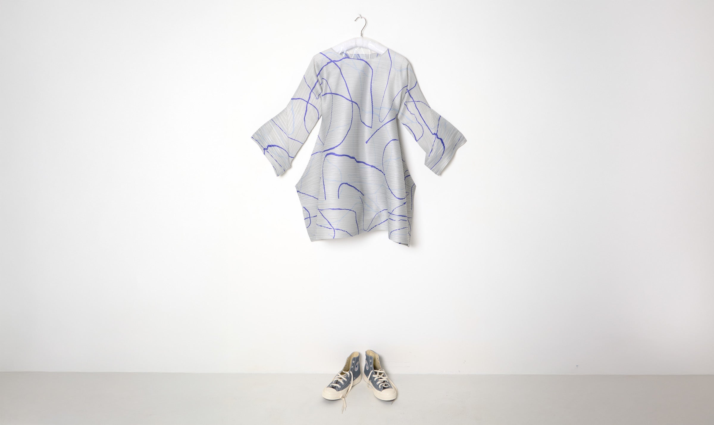 Light Grey Abstract Blue Print Pleated Dress
