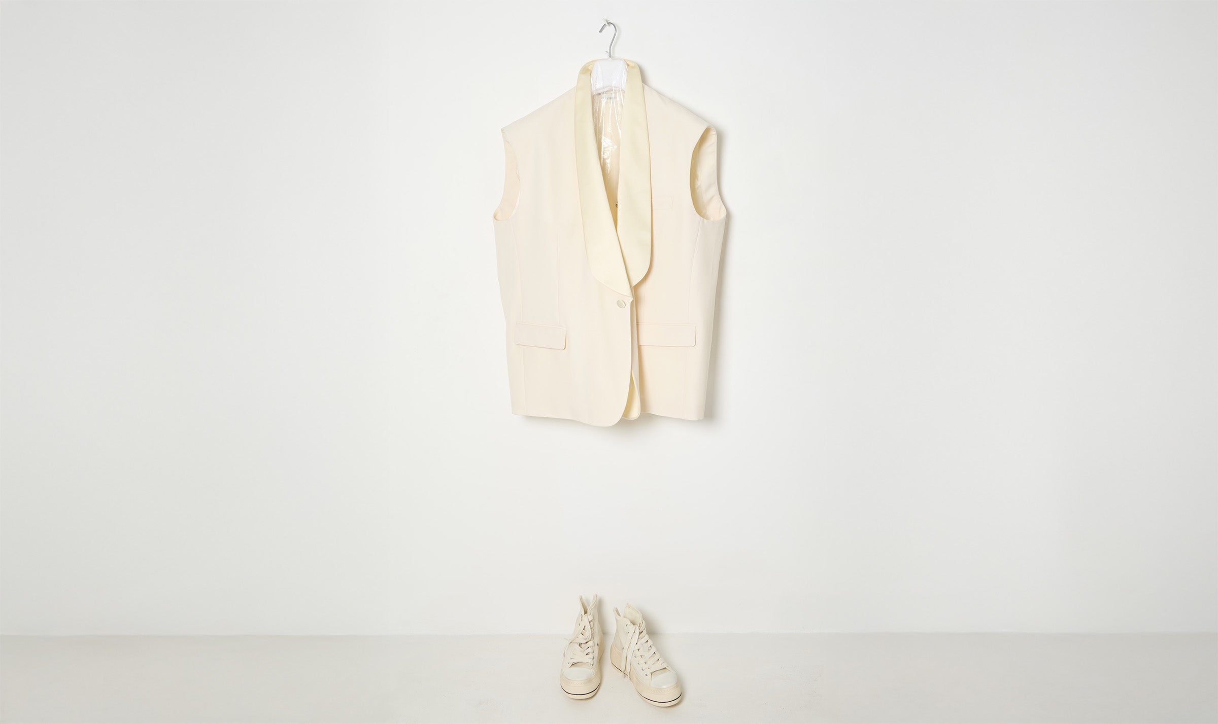 ecru light woolen sleeveless vest