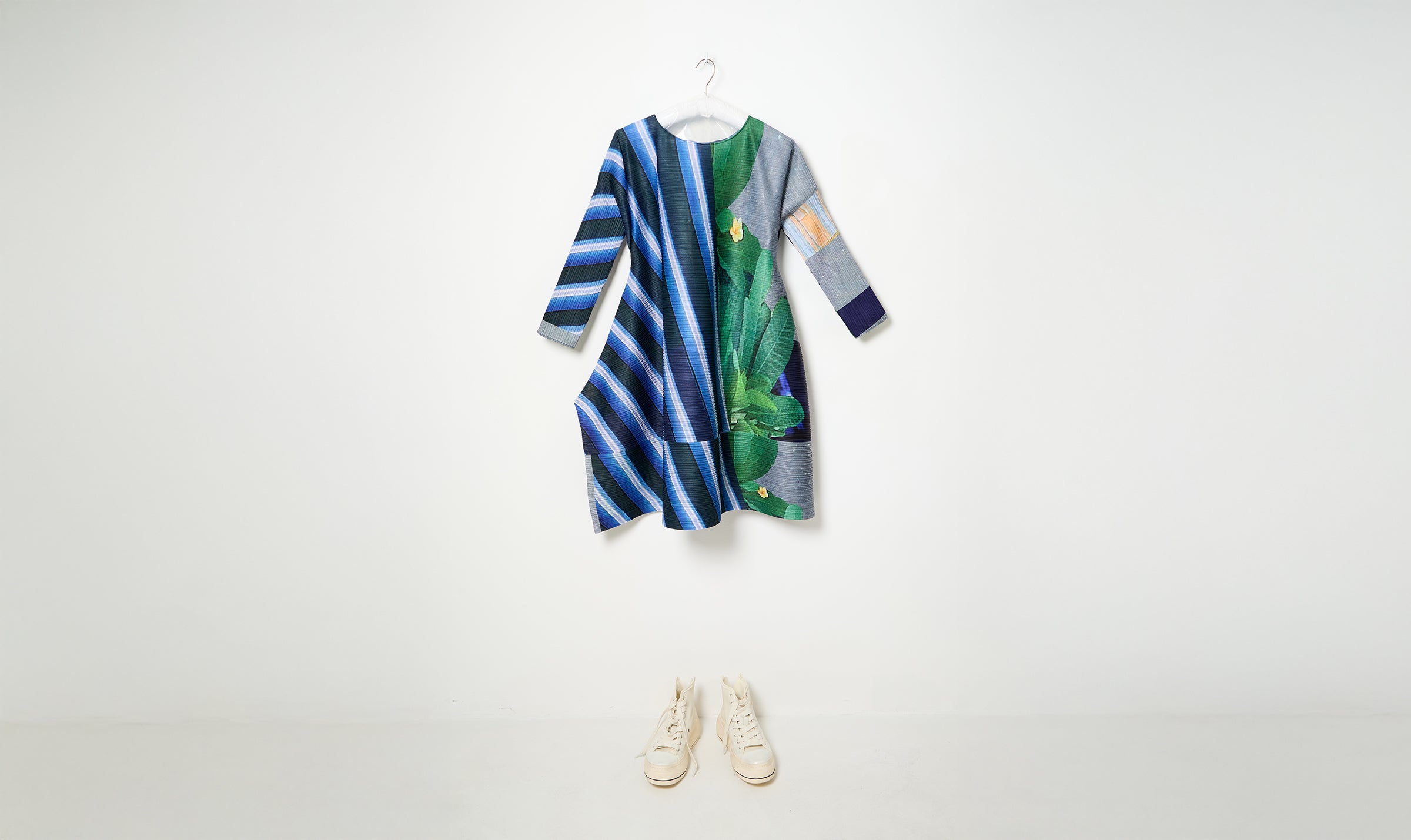 size 3 gray/navy print pleats please dress