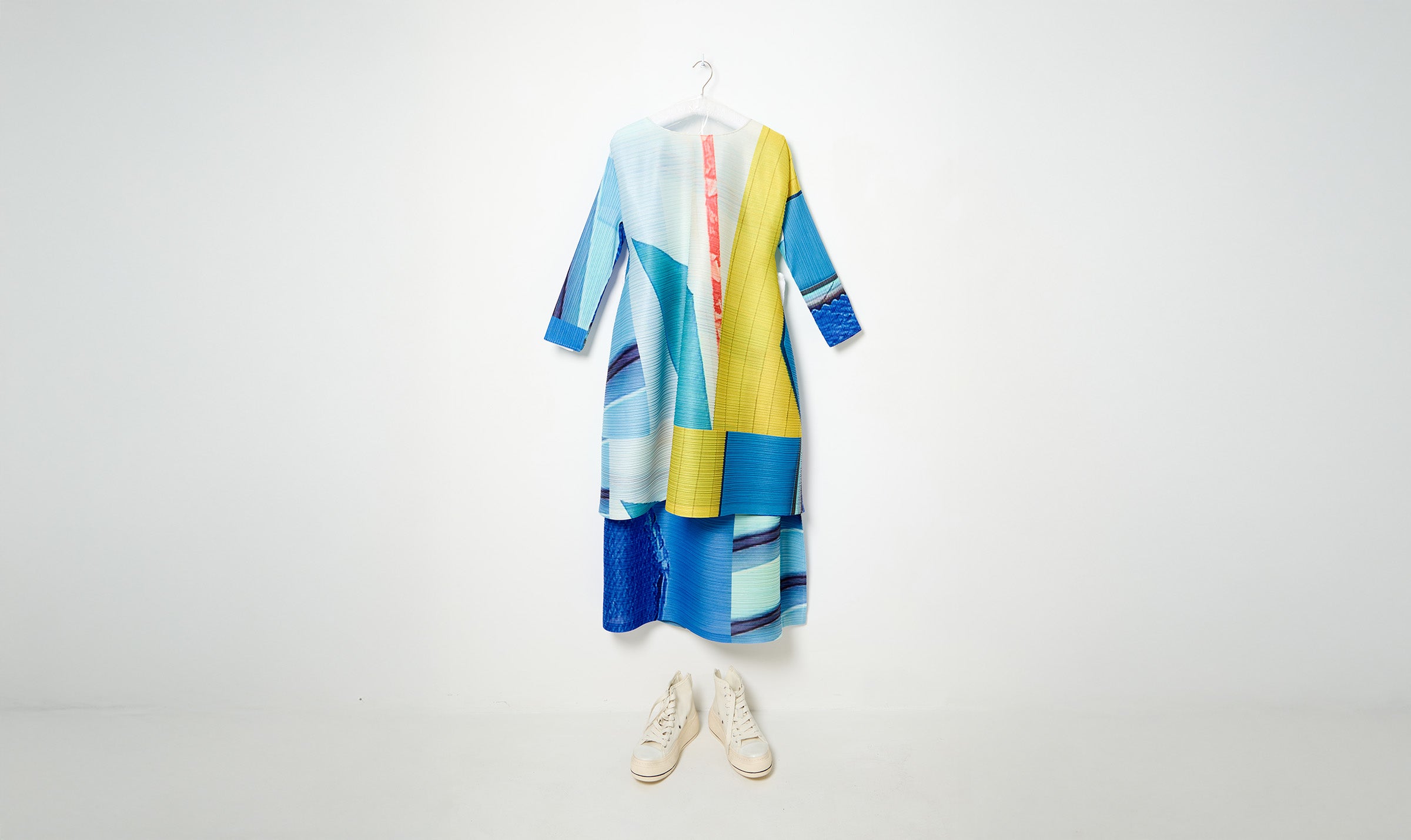 size 5 yellow/blue print pleats please outfit
