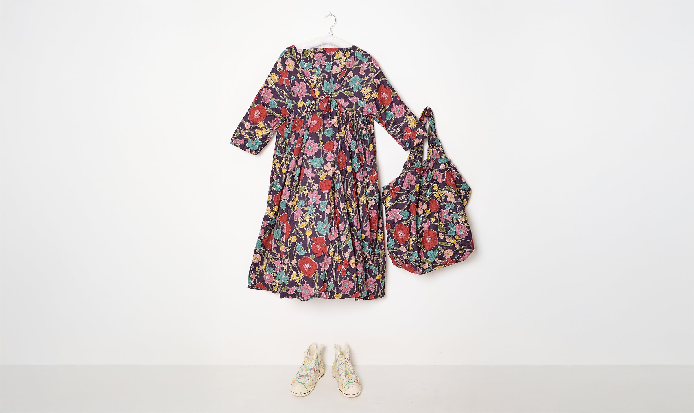 stylised floral print dress and bag outfit