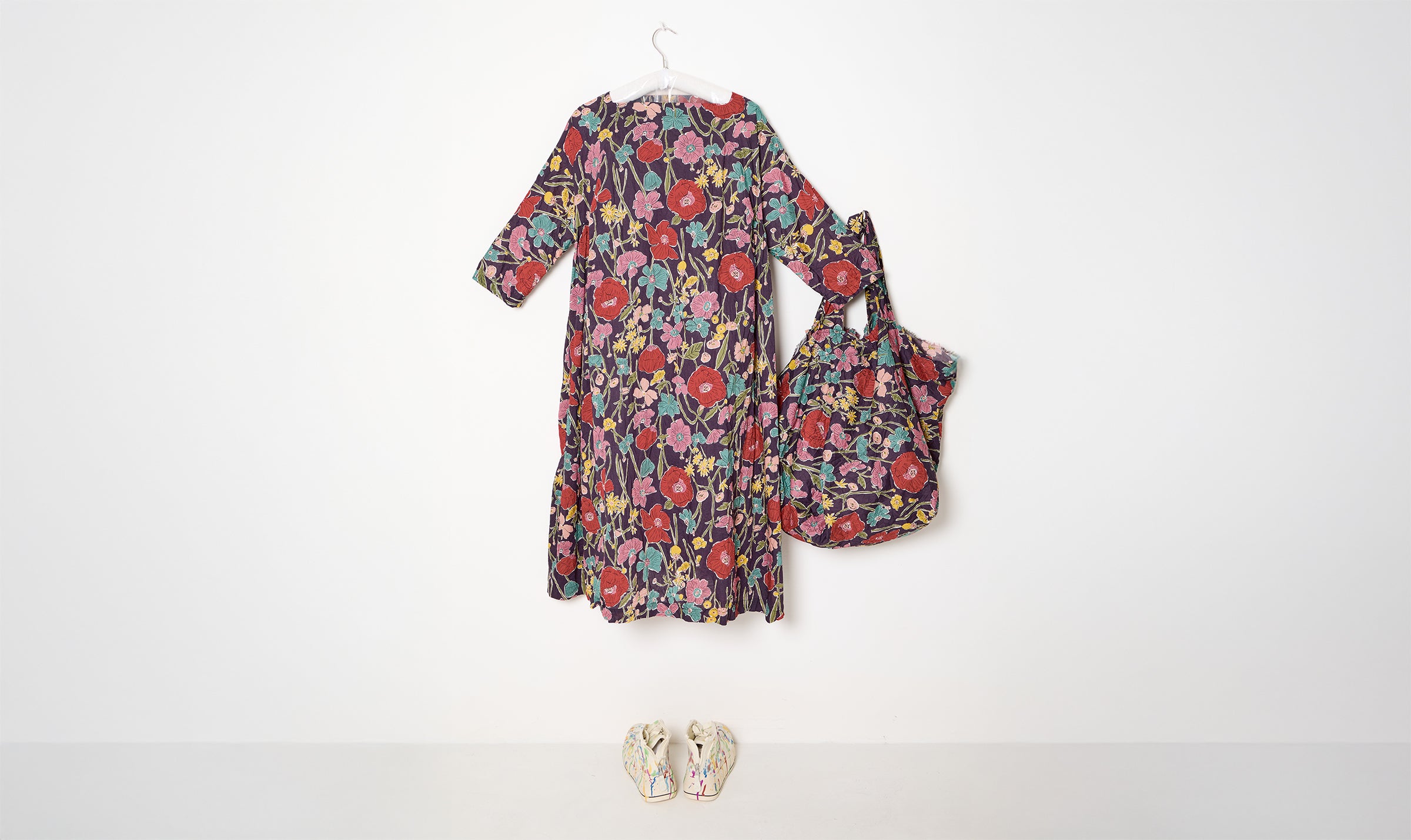 stylised floral print dress and bag outfit