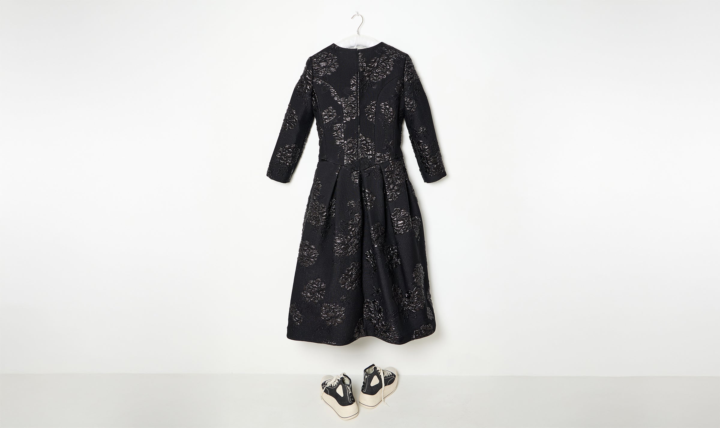 black roses pattern dress