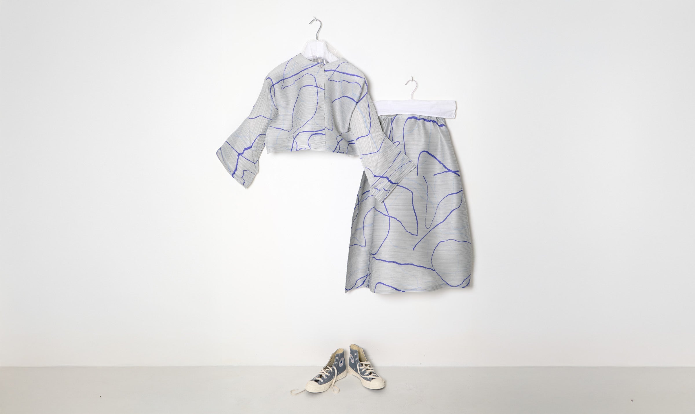 Light Grey Blue Print Pleated Look