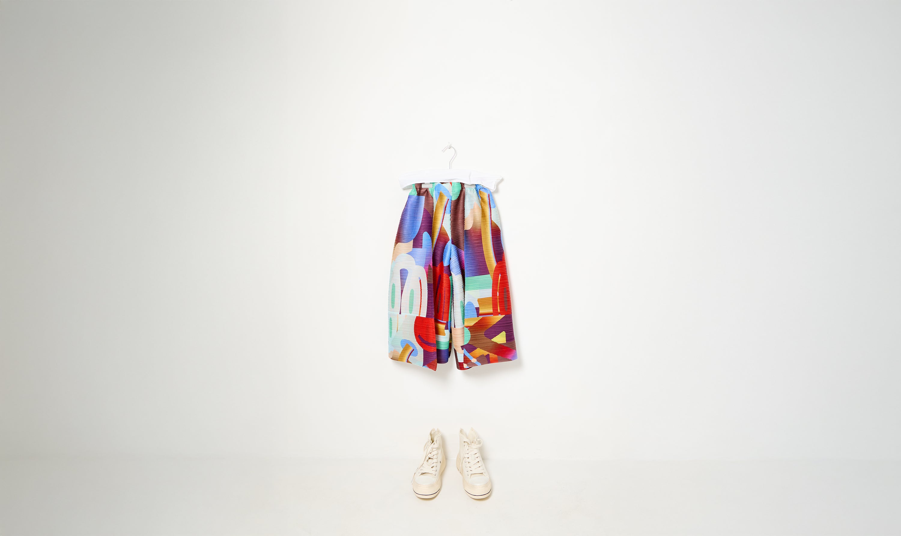 red/multicolor pleated wide trousers