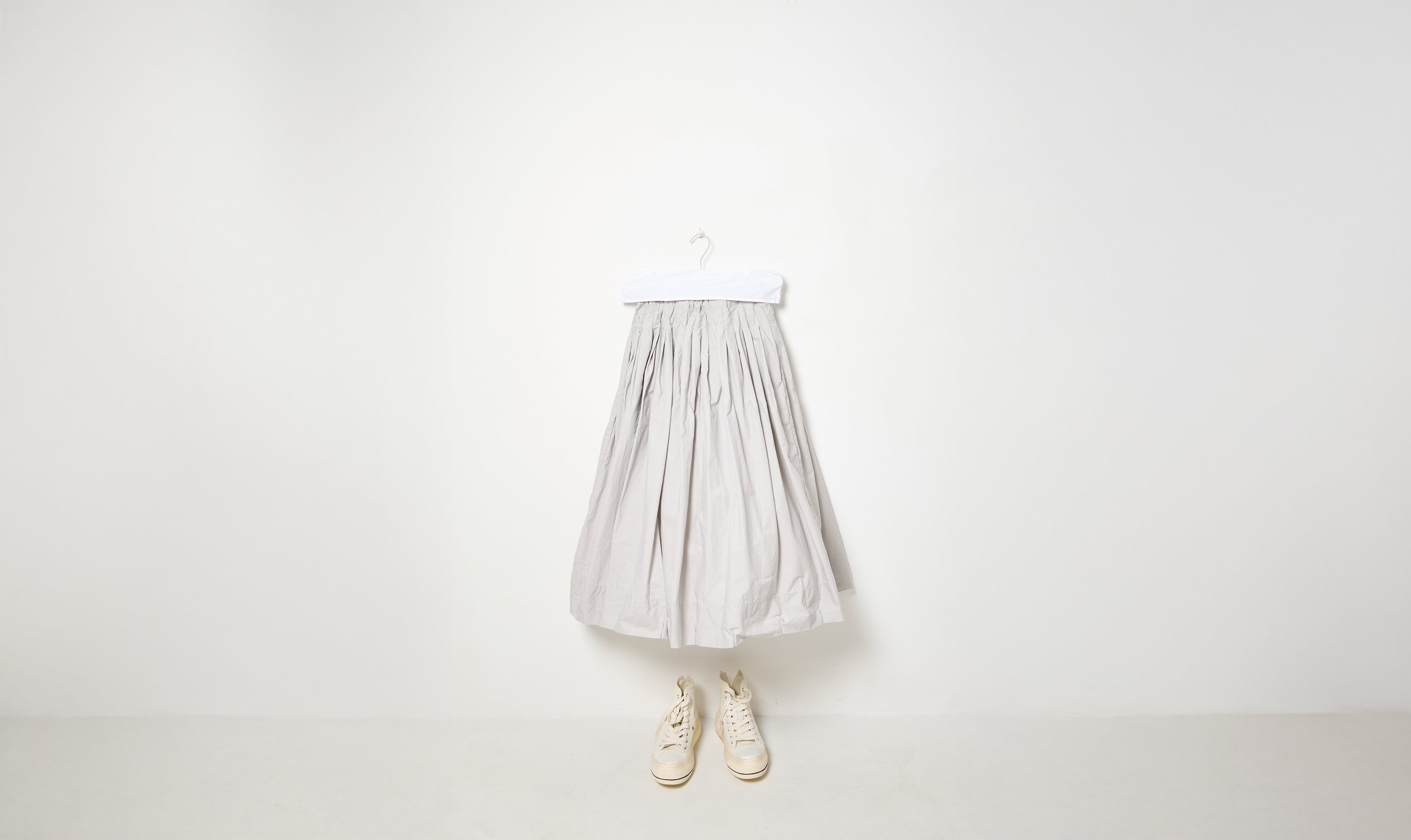 light grey round pleated cotton skirt