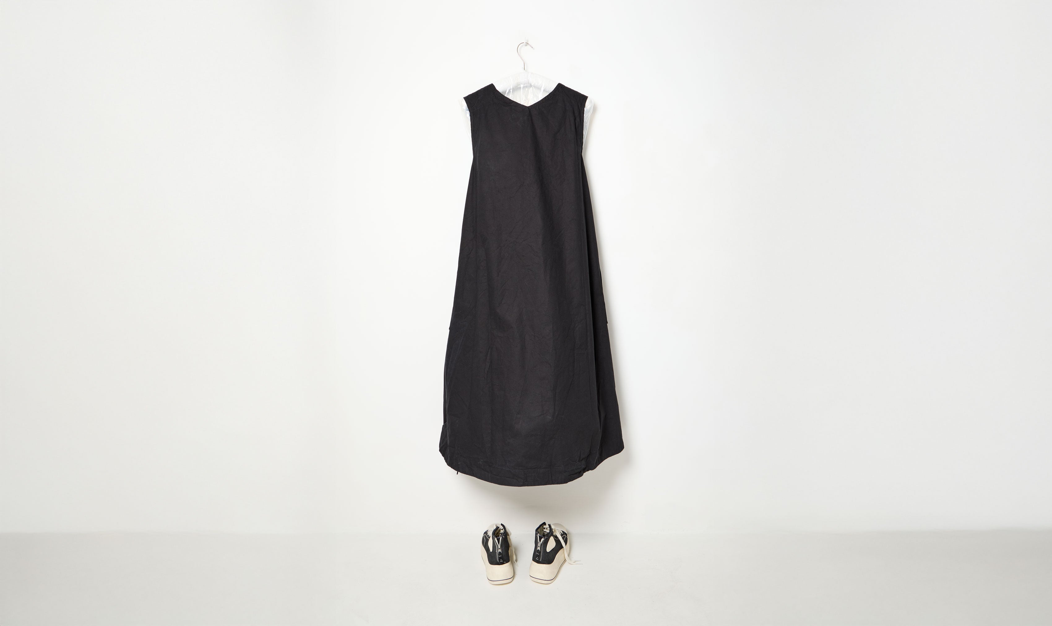 black tough poplin tablier dress