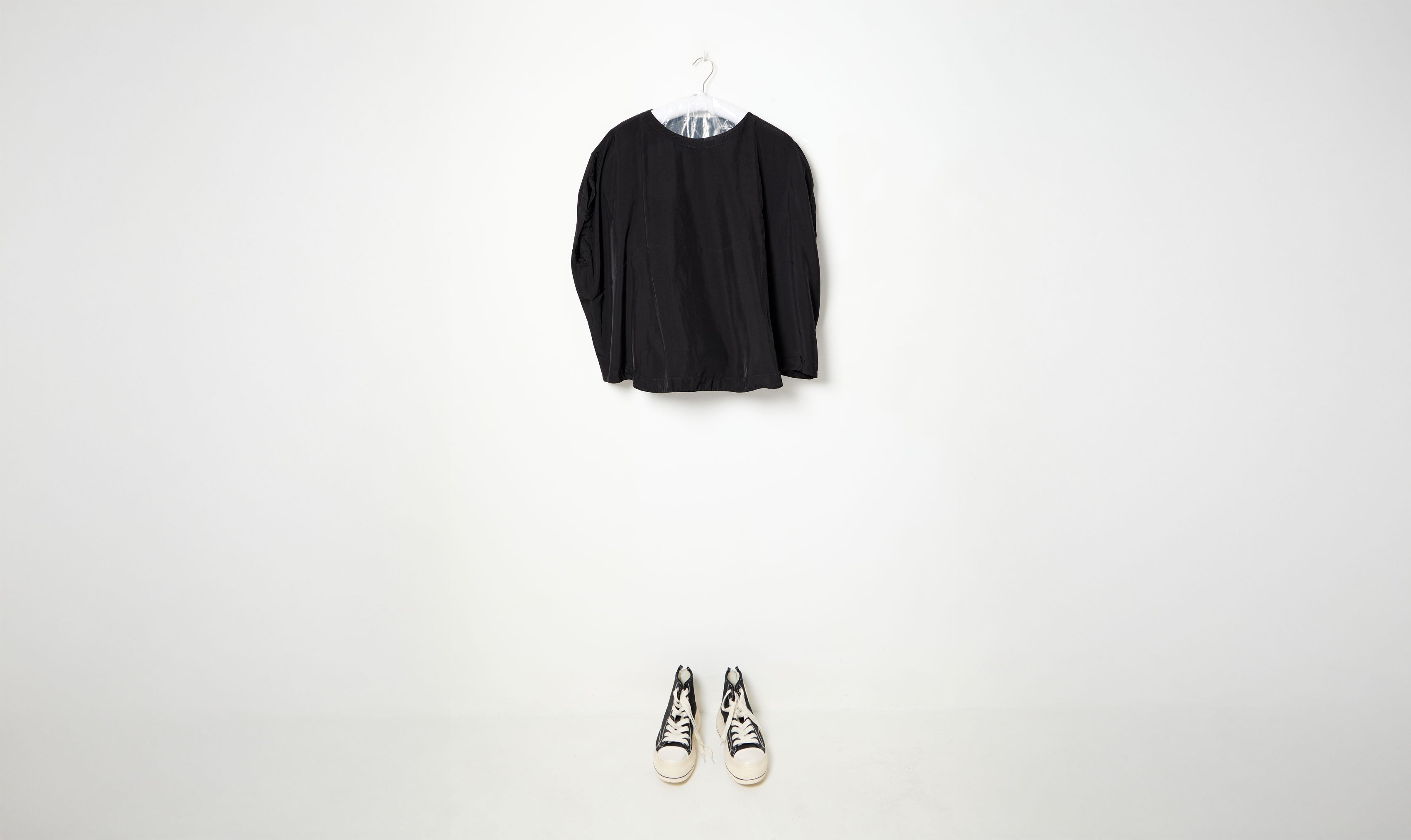 black viscose tulipy top