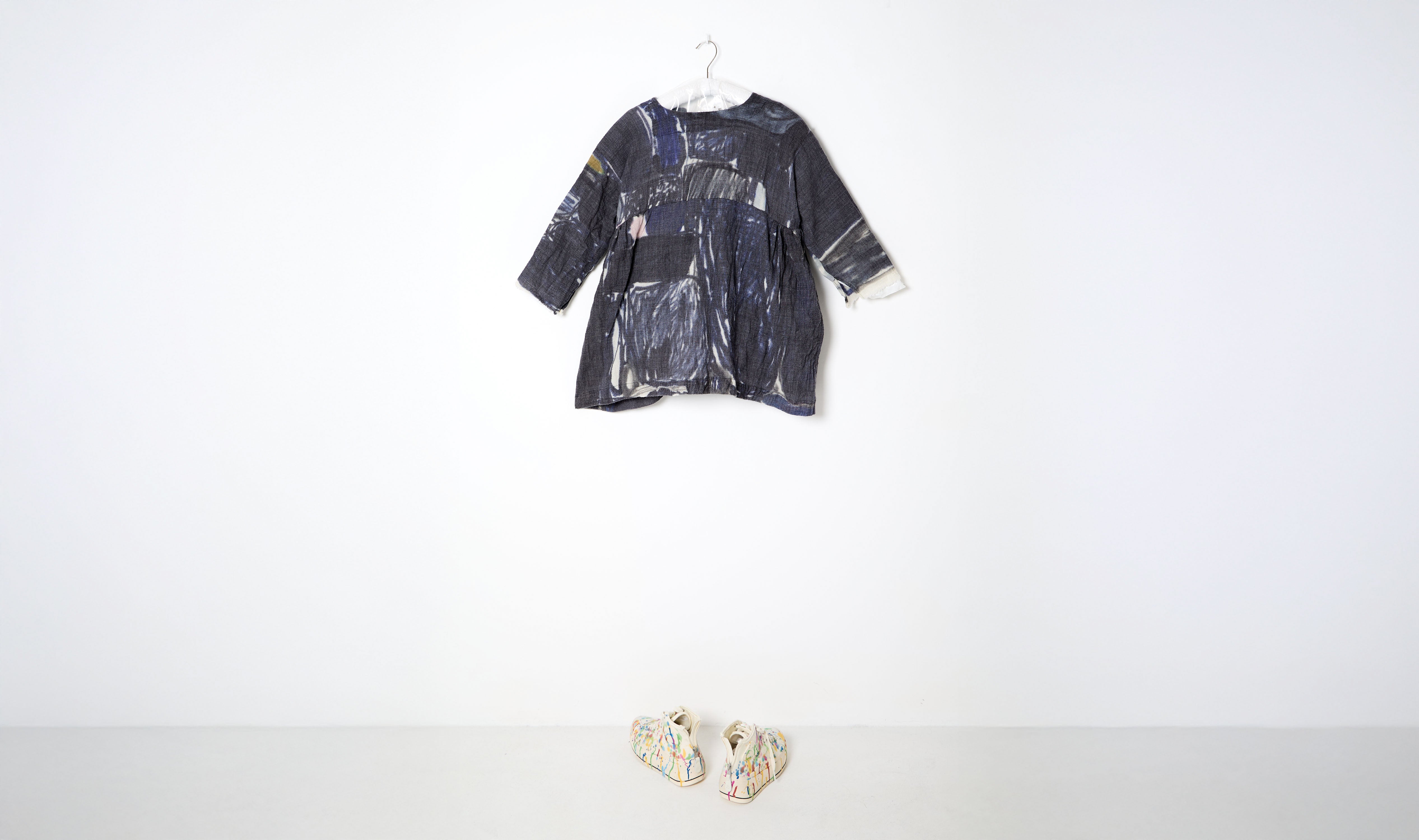 Short Wool Dark Abstract Print Gauze Tunic