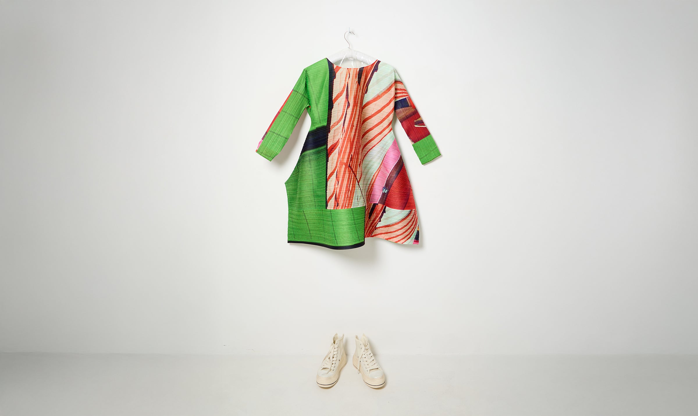 red/green print pleats please dress