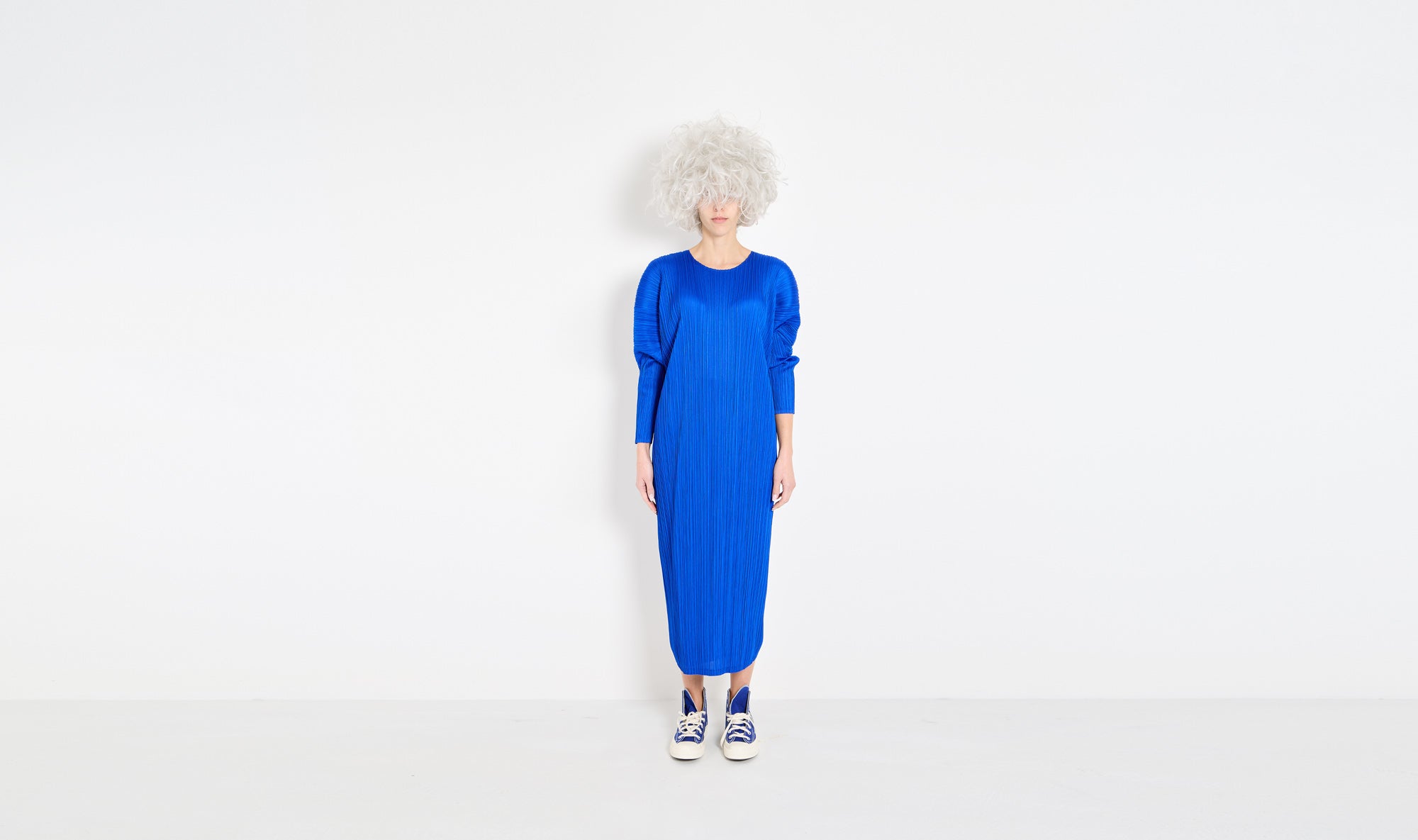 blue long sleeves polyester plissé dress