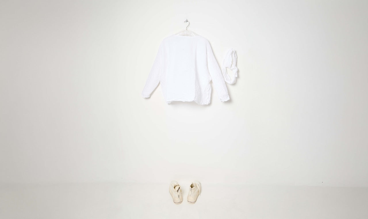 roundneck optic white cotton shirt