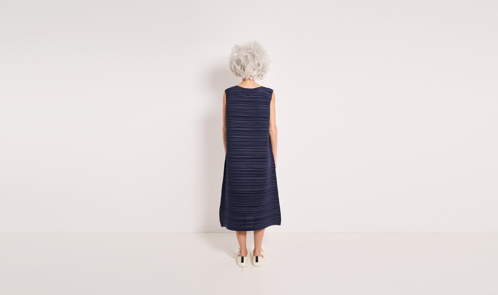 navy plissé dress Après Paris