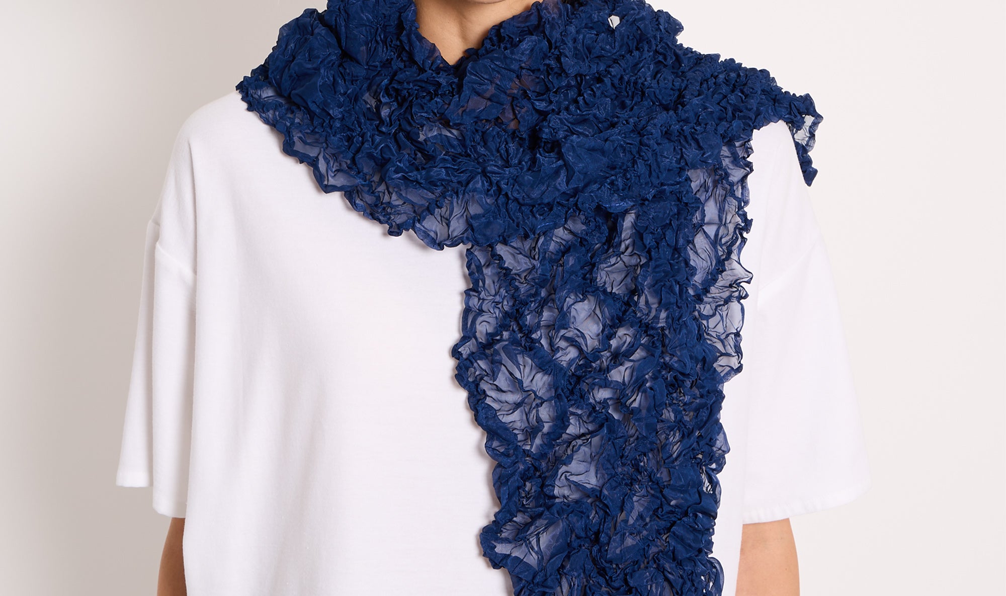 navy wrinkled polyester scarf Après Paris