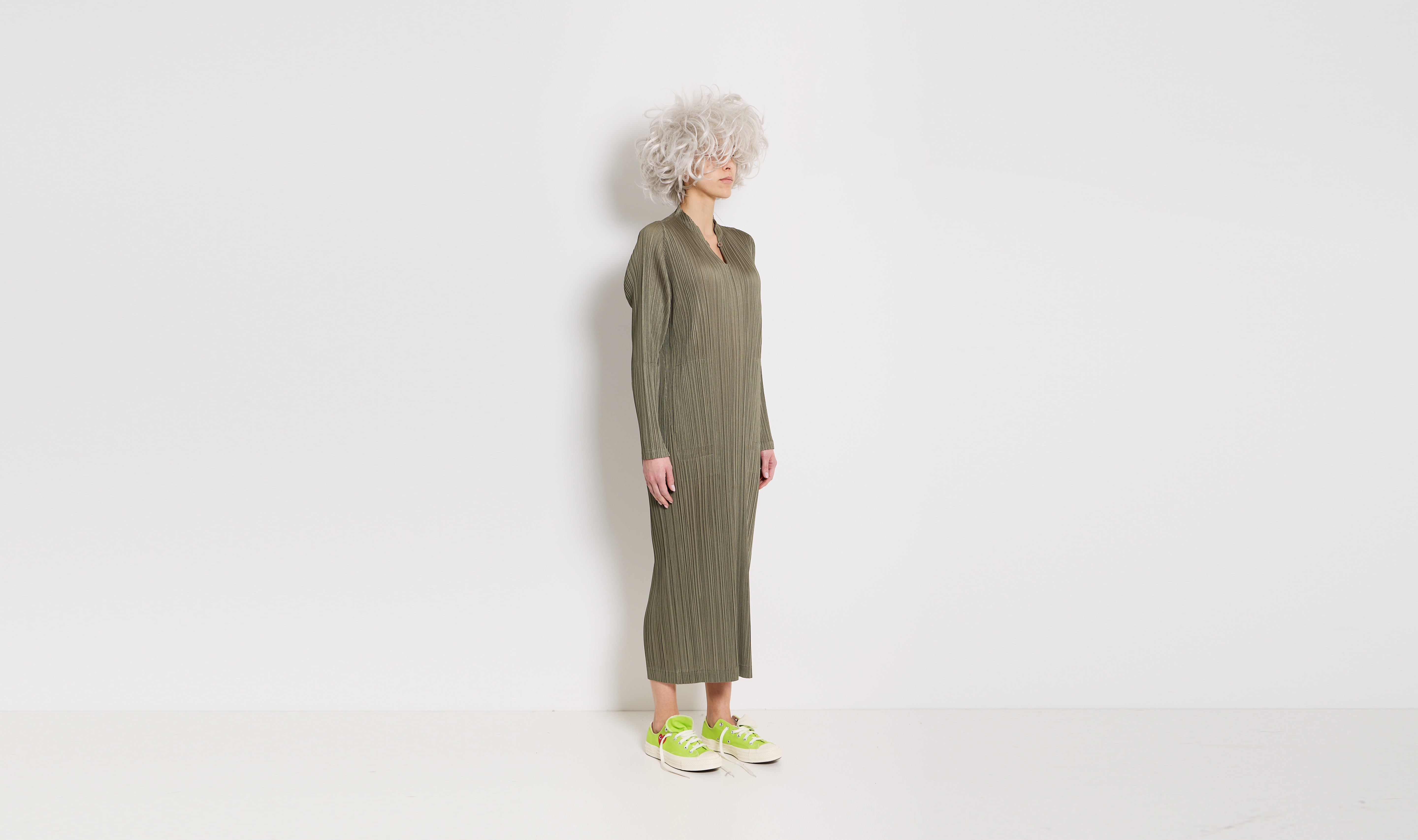 olive green plissé dress Après Paris