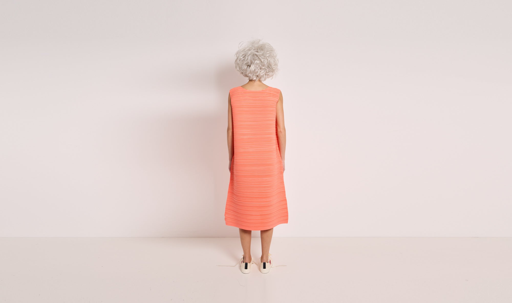 peach pink plissé dress Après Paris