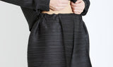 black plissé outfit