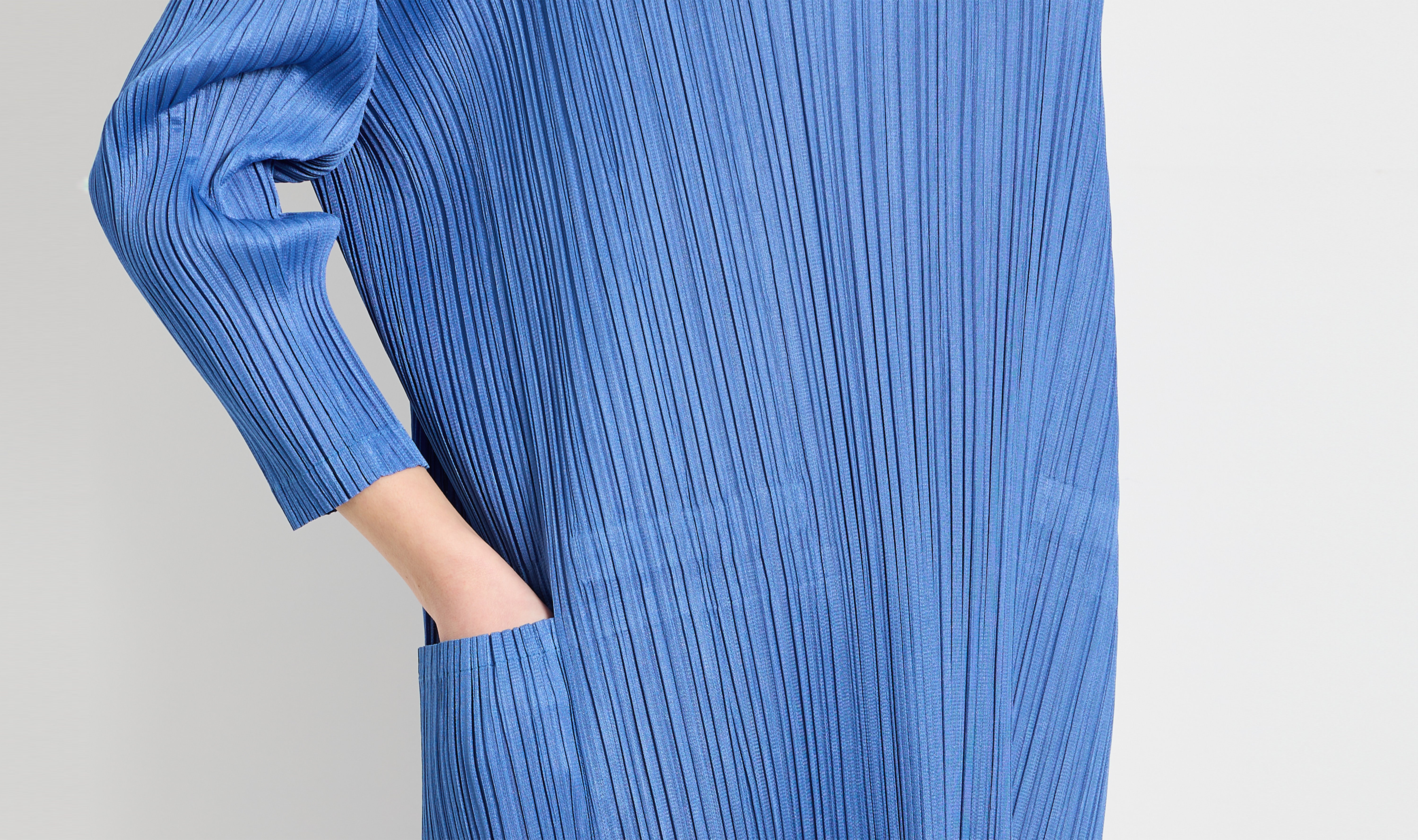 blue longuette plissé dress
